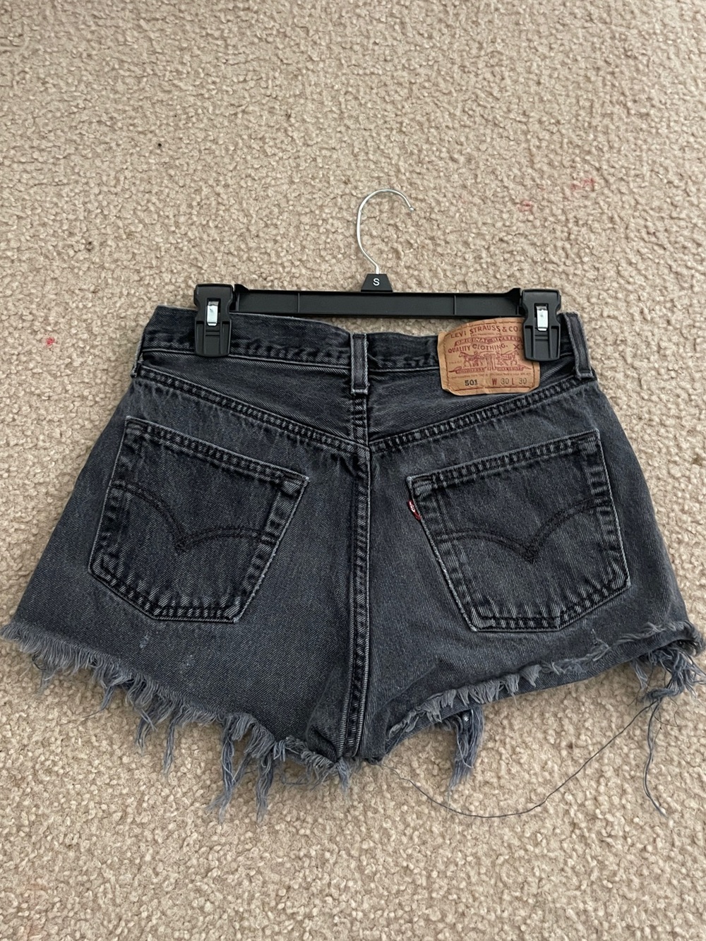 Black vintage Levi’s distressed shorts